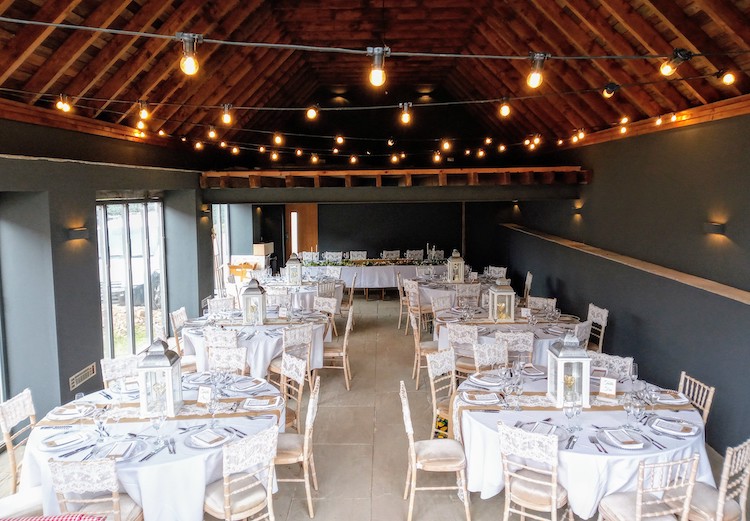Festoon lights_slideer-wedding